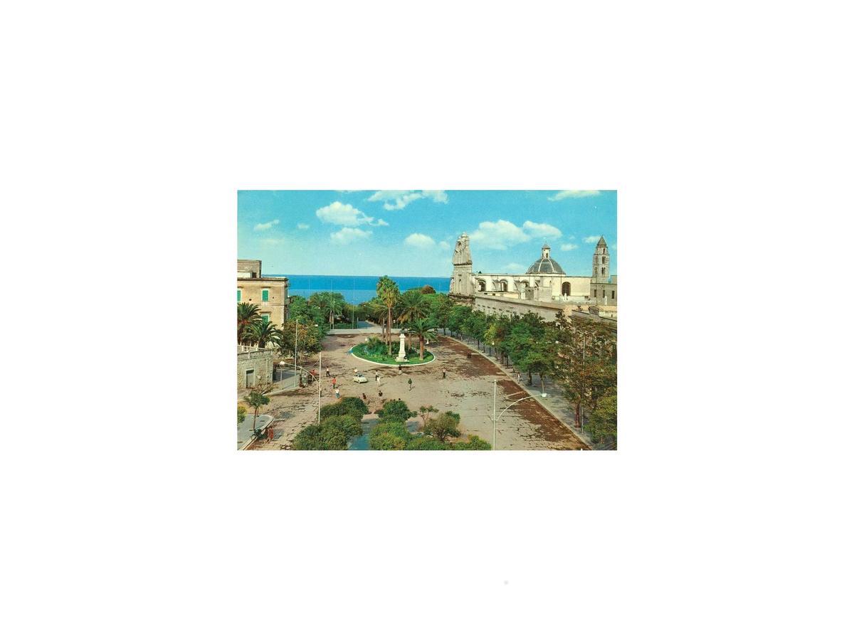 Albergo Lucy Trani Bagian luar foto